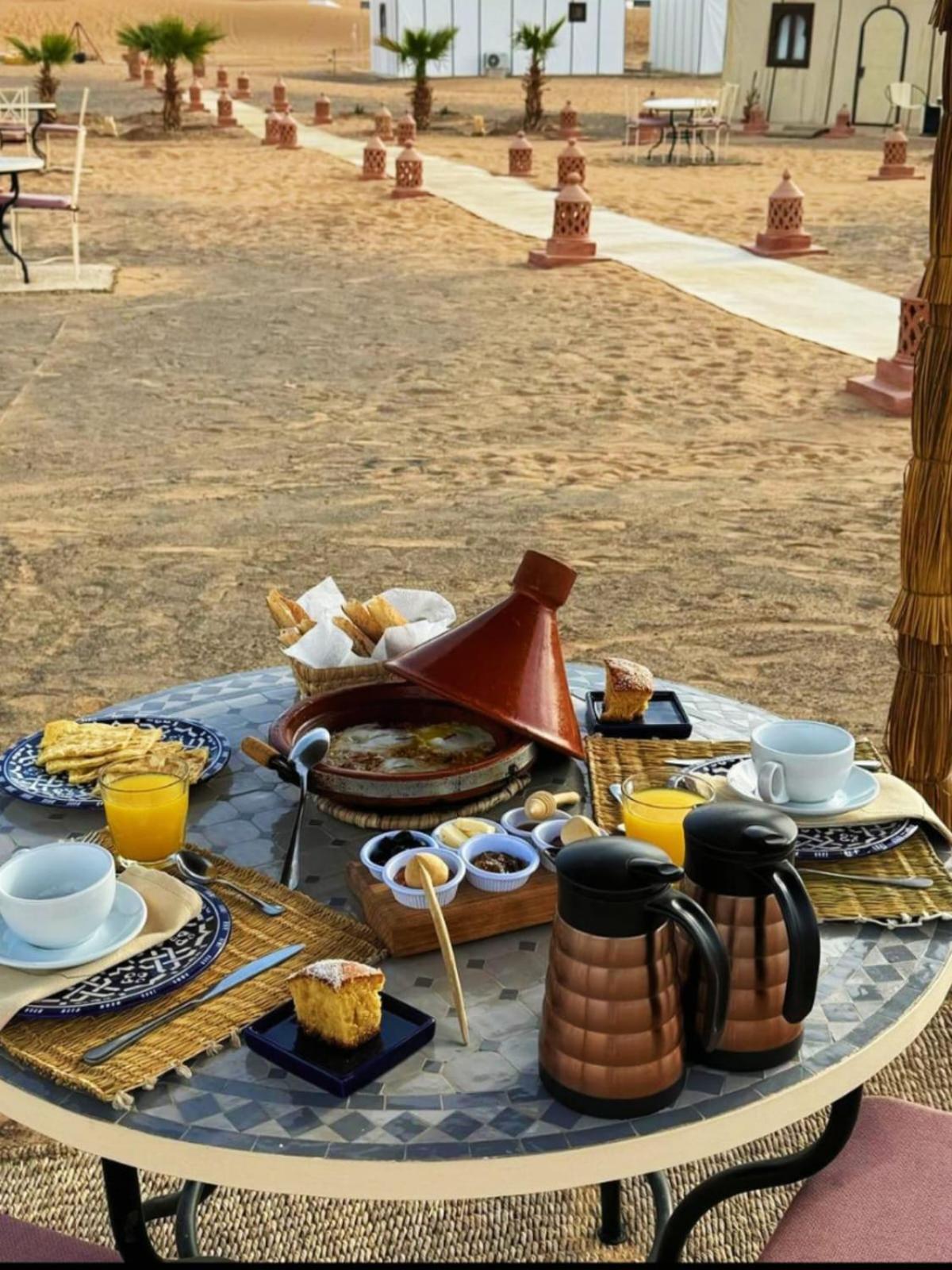 Hotel Itran Luxury Camp à Merzouga Extérieur photo